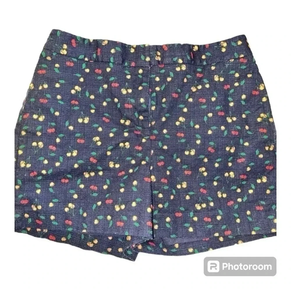 1901 woman shorts size 2